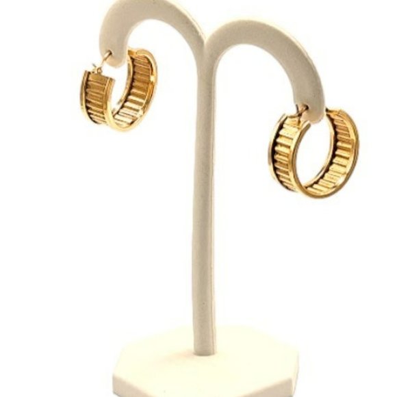 Estate textured round vintage 14K gold hoops - Picture 3 of 7